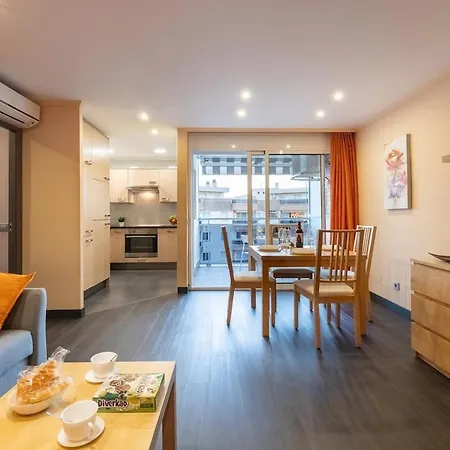 Salou-danubio-center-pool-2bed-portavntura-aa-wifi17